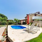 House With A Pool Σπίτι διακοπών *