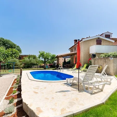 House With A Pool Ferienhaus *