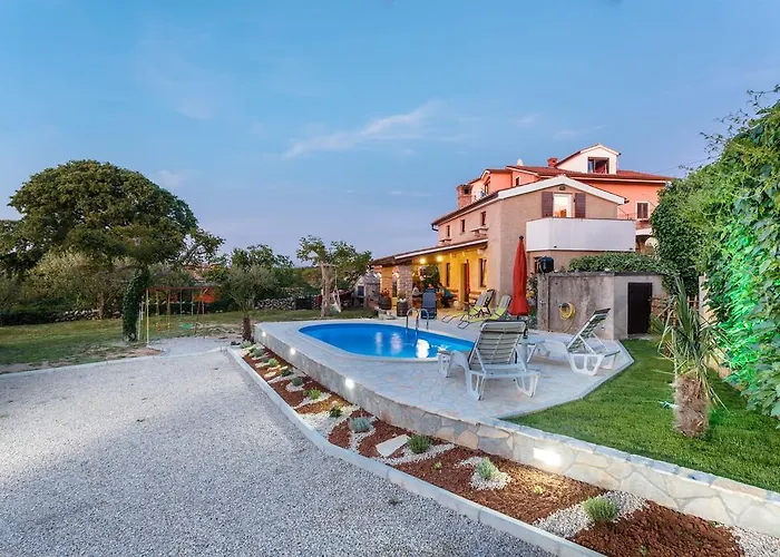 House With A Pool Nyaraló