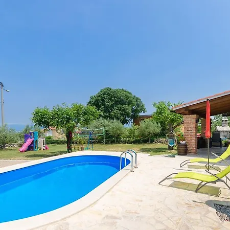 House With A Pool